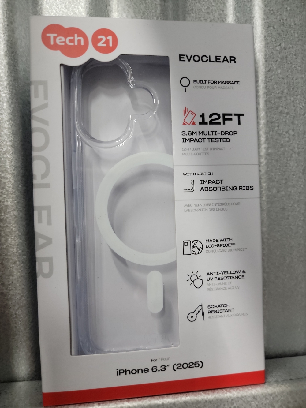Tech21 EvoClear Transparent Case with MagSafe for Iphone 16